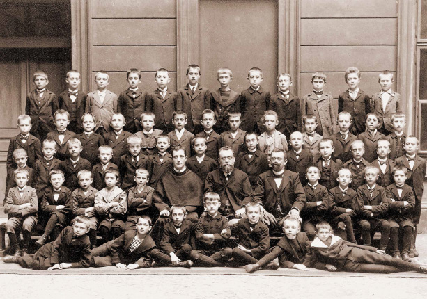 Žákovské tablo z obecné školy, rok 1898