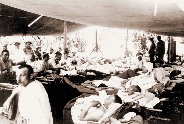 Polní nemocnice po bojích u Kazaně v roce 1918